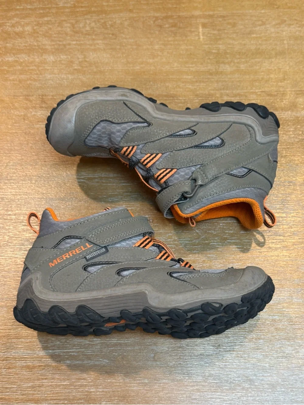 Merrell description dirt